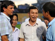 Bóng đá anh, ngoại hạng anh, lịch thi đấu euro 2012, HLV Falko Goetz dự khán V-League: Ánh mắt màu gì? 